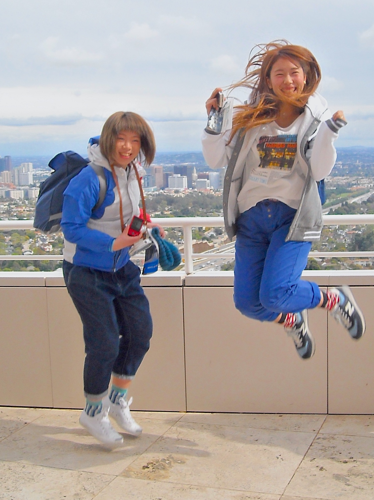 Two female students at Getty Center Los Angeles for Movies Grow English